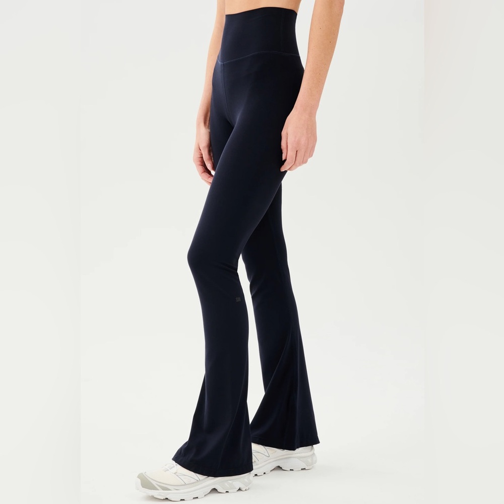 splits 59 | raquel high waist airweight flare ✈️